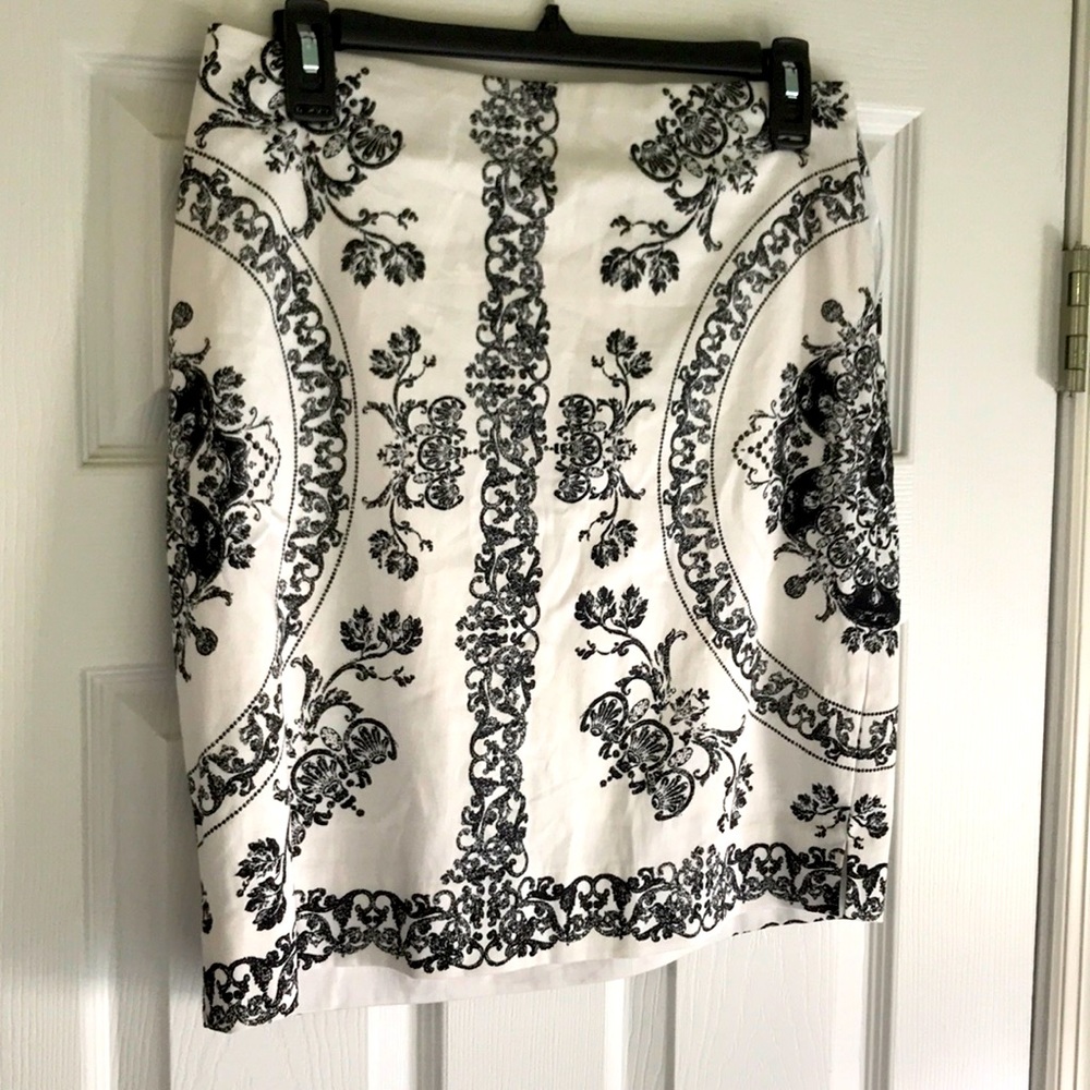 Nue Options size 6 skirt